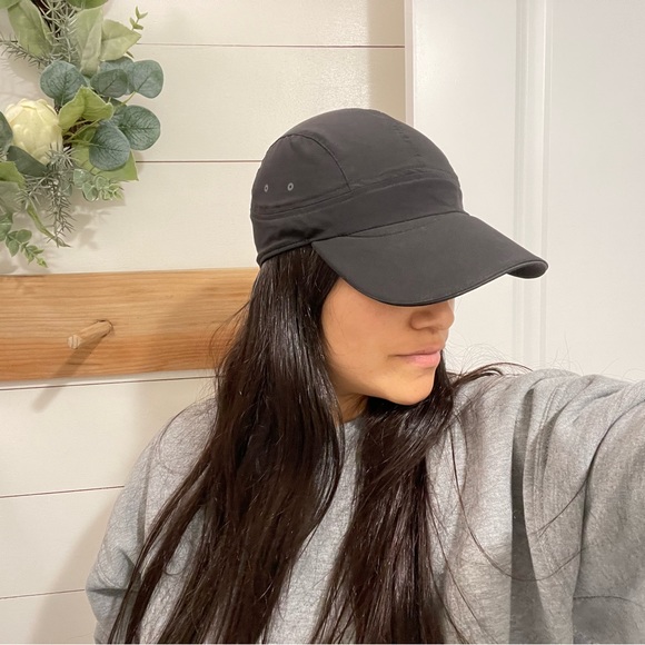 Lululemon hat - Picture 2 of 3